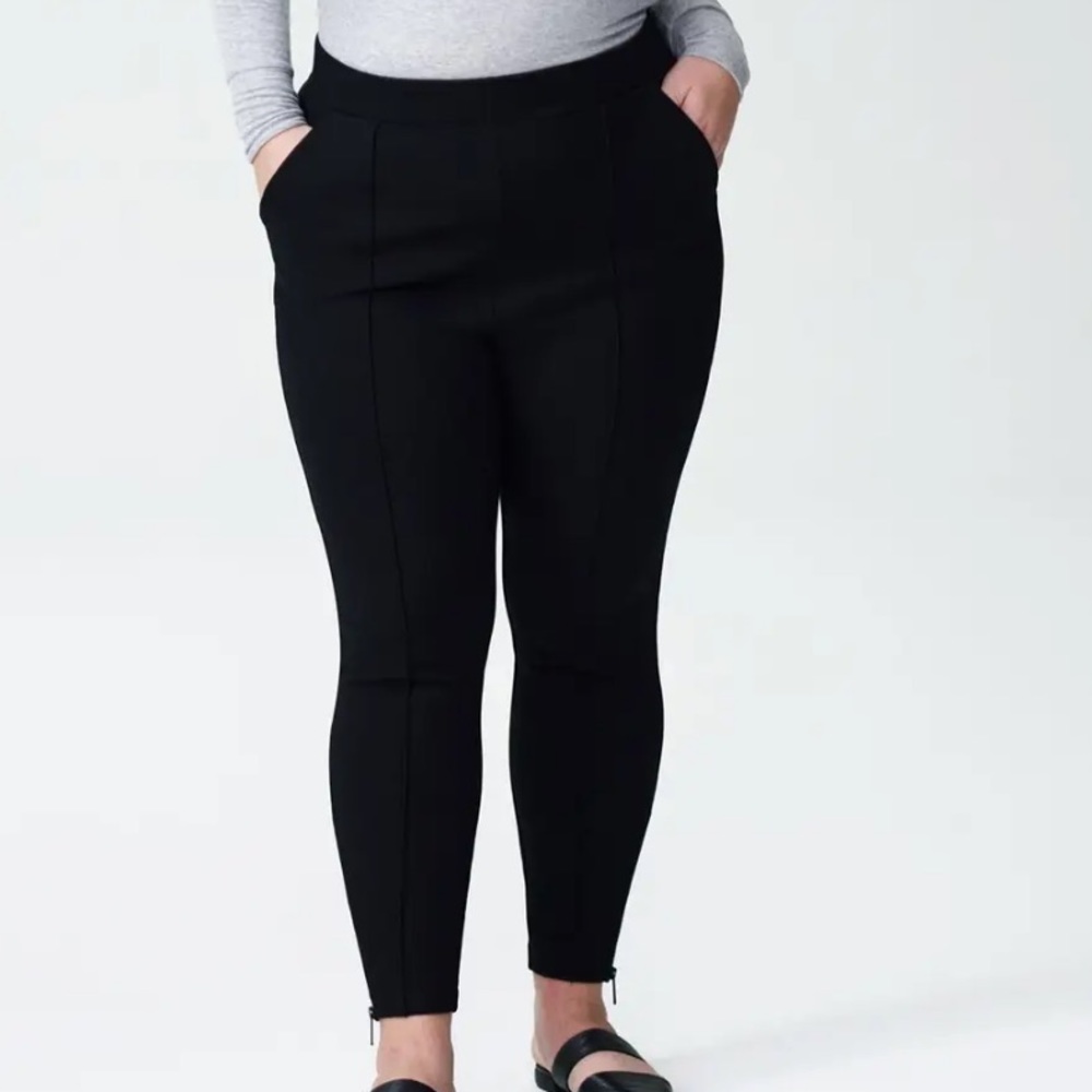 Moro Pintuck Pocket Ponte Pants universal standard